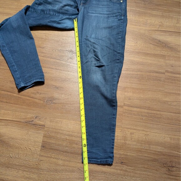 Democracy Ab Solution Jeans Womens Size 10 Blue Denim Elastic Waist Medium Wash - Picture 10 of 13